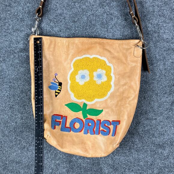 Florist Leather Shoulder Bag Beige Embroidered Flower Bee Adjustable Strap Boho - Picture 9 of 12